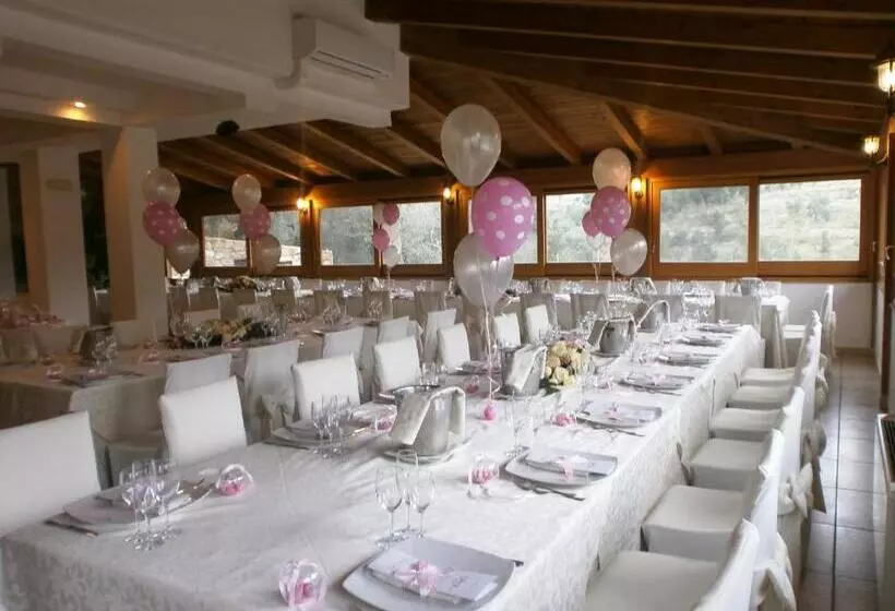 ホテル Albergo Villa Riccio