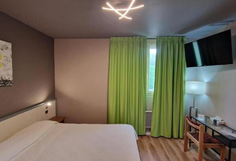 ホテル Les Portes Du Cantal