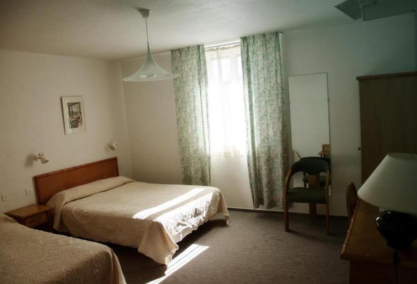 ホテル Les Portes Du Cantal