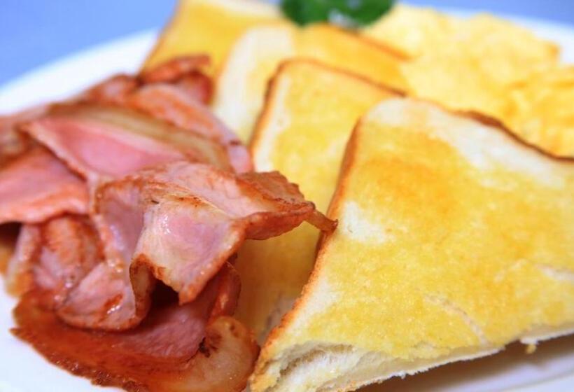 Jacaranda Country Motel