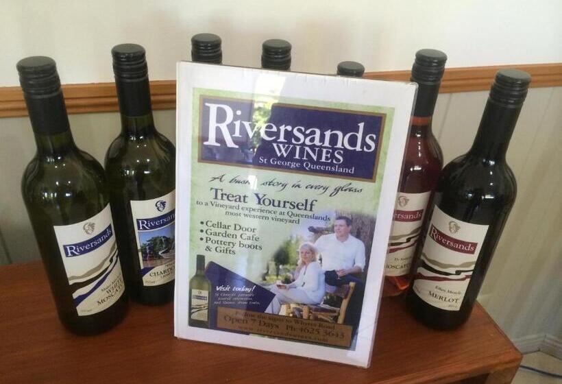 Jacaranda Country Motel