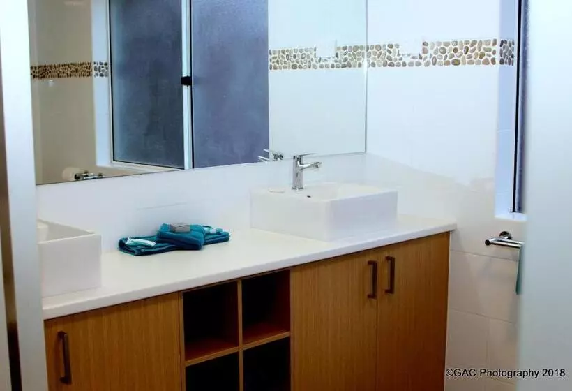 Mollymook Cove Apartments