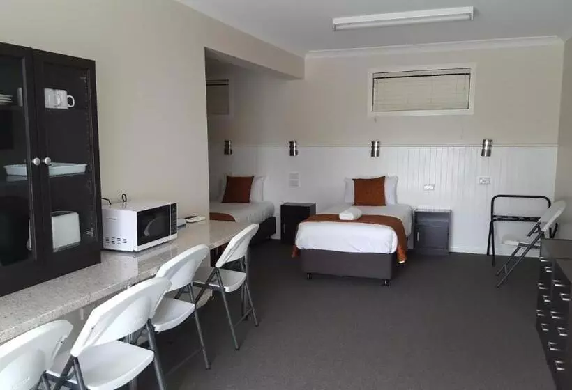 Motelli Bathurst Gold Panner