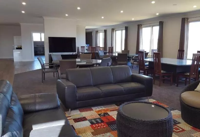 Motelli Bathurst Gold Panner