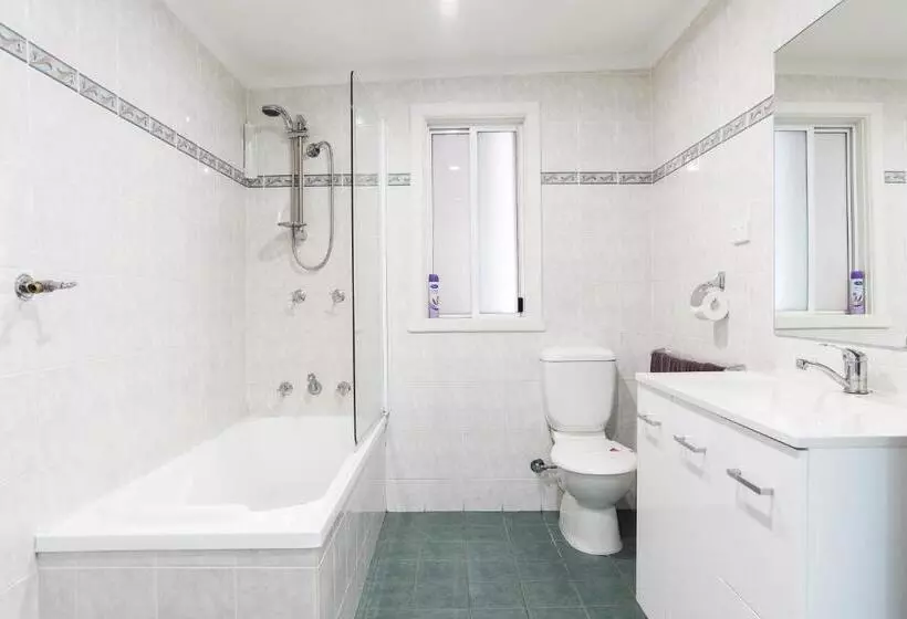 モーテル Canberra Ave Villas