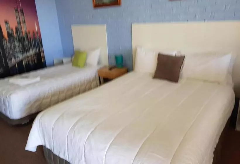 モーテル Jillaroo Motor Inn