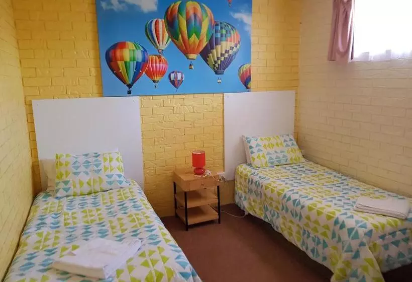 モーテル Jillaroo Motor Inn