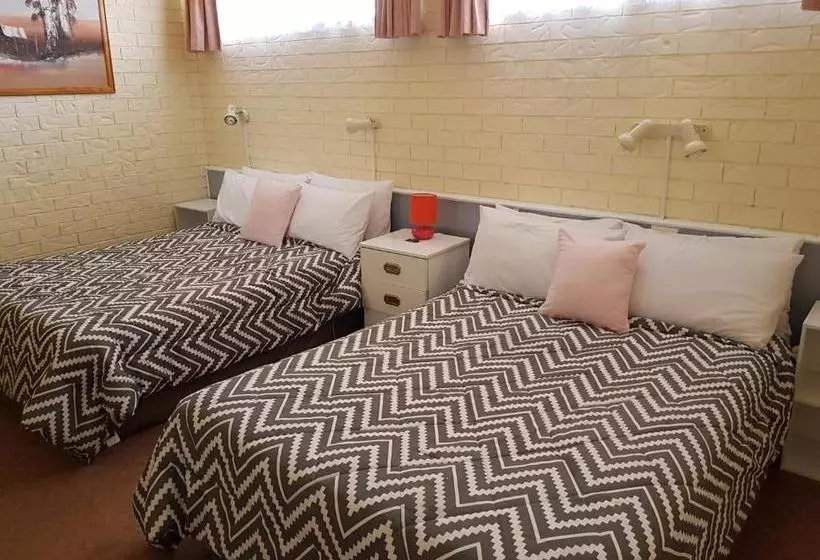 モーテル Jillaroo Motor Inn