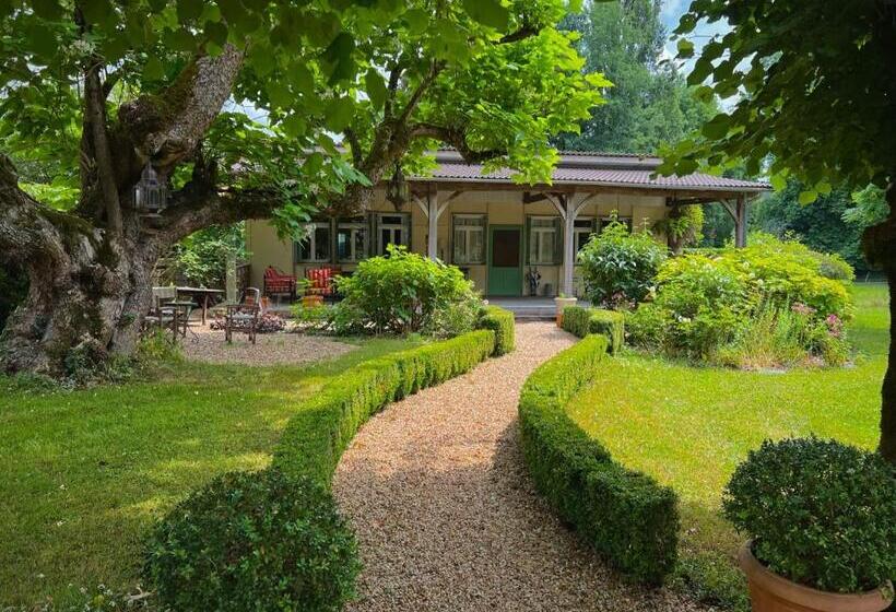 פנסיון Château De Villars