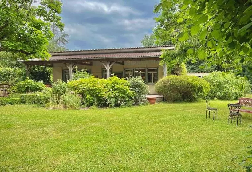 ペンション Château De Villars