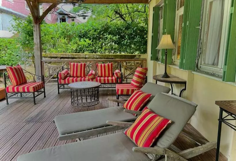 ペンション Château De Villars