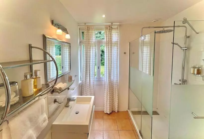 ペンション Château De Villars