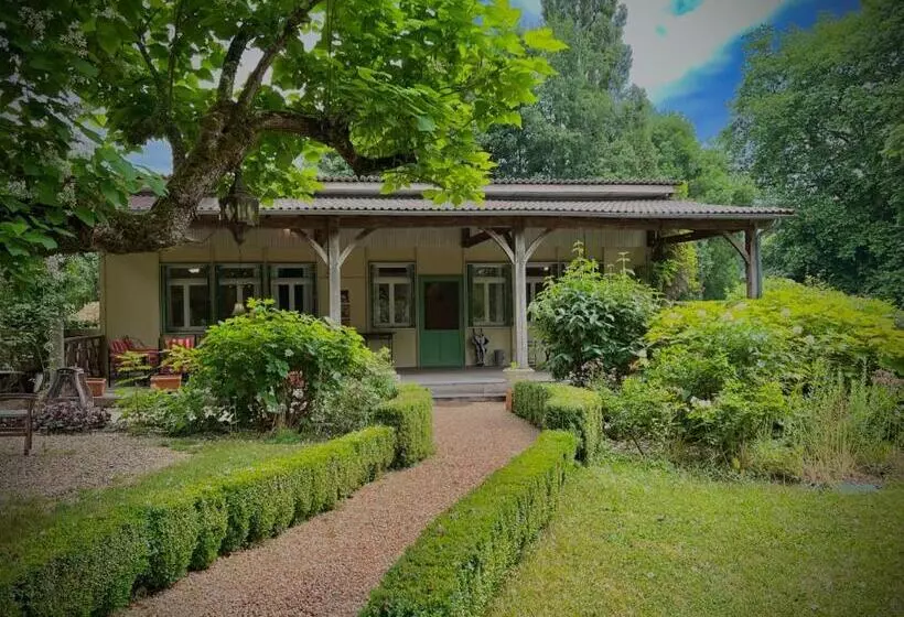 ペンション Château De Villars