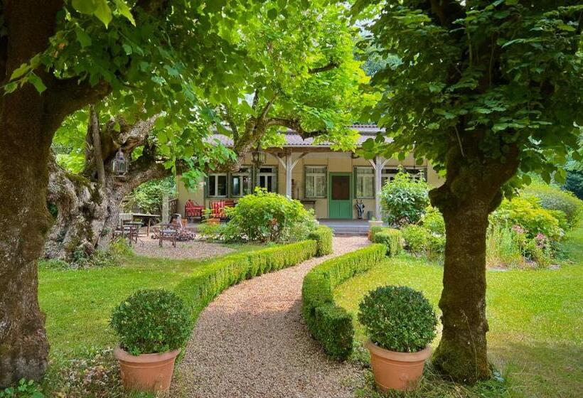 פנסיון Château De Villars