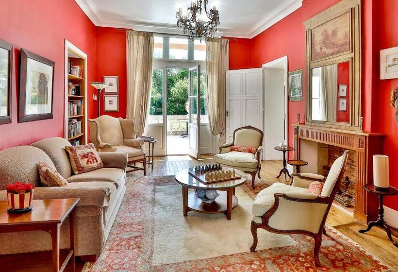 פנסיון Château De Villars