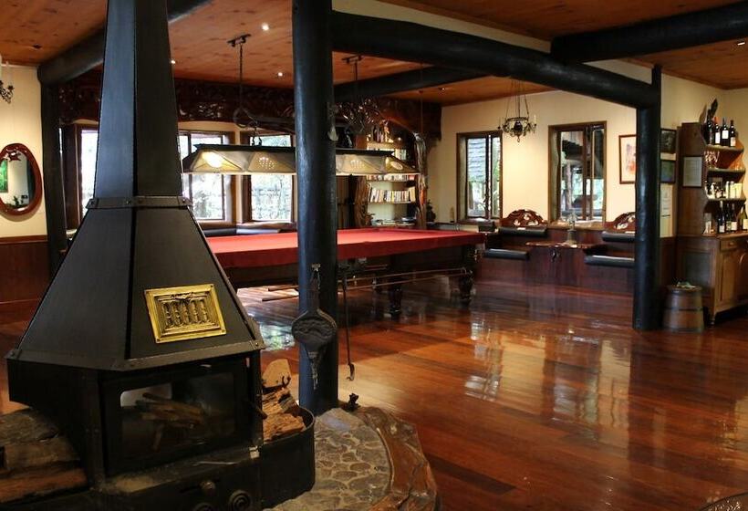 リゾートホテル Secrets On The Lake