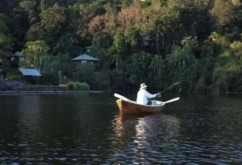 Lomakeskus Secrets On The Lake