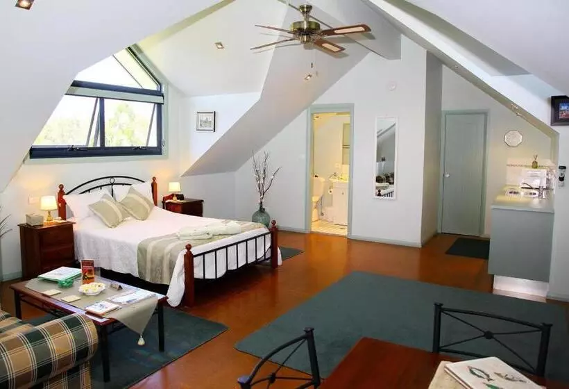 Salamander Bay Bed And Breakfast