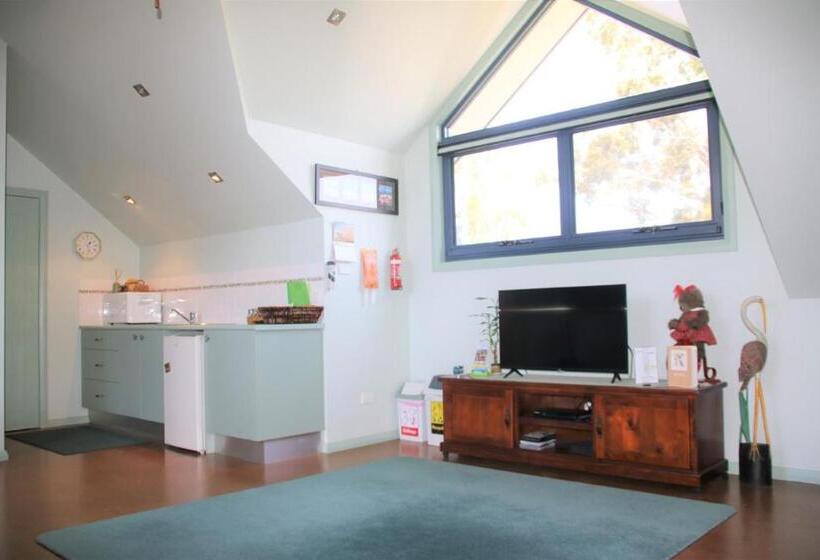 Salamander Bay Bed And Breakfast