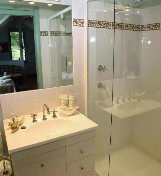 Salamander Bay Bed And Breakfast