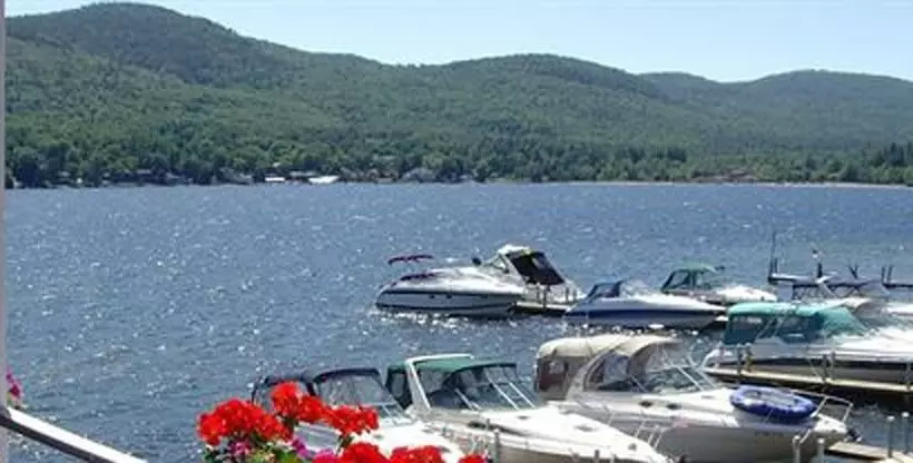 Retkeilymaja Lake Crest Inn