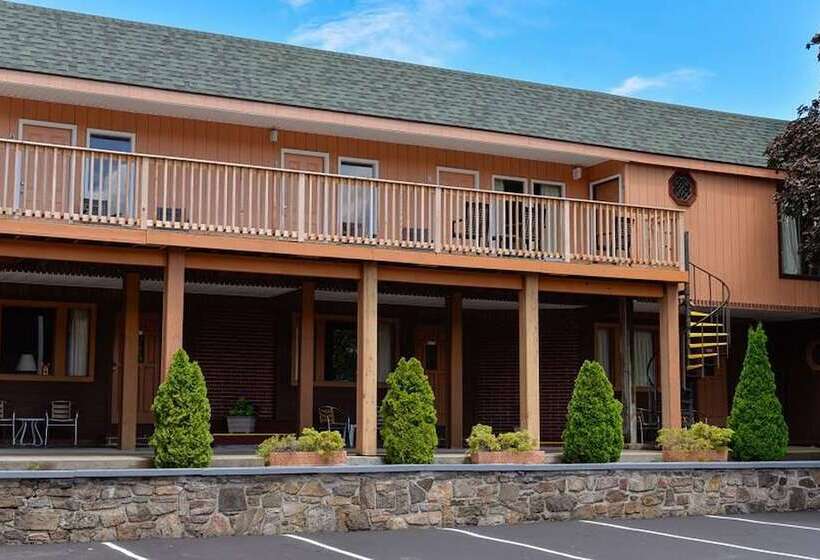 فندق صغير Lake Crest Inn