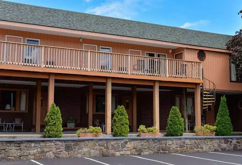 Retkeilymaja Lake Crest Inn