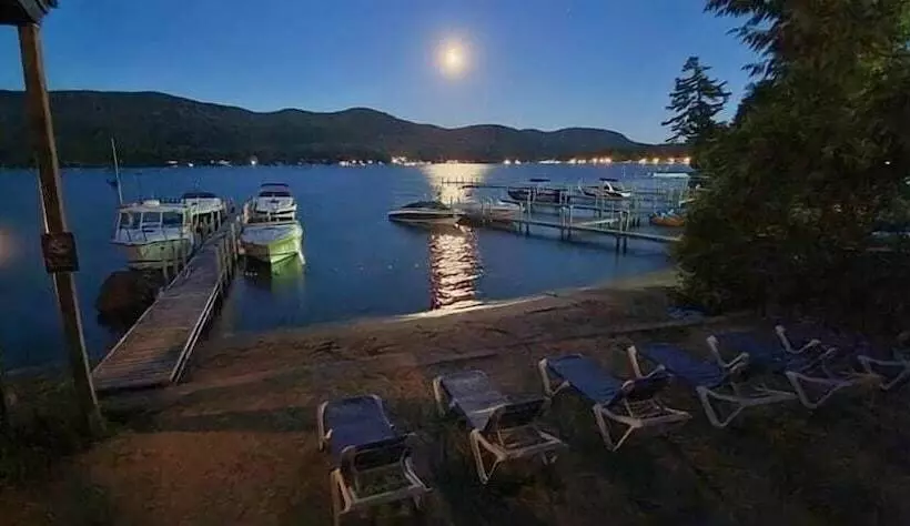 Retkeilymaja Lake Crest Inn