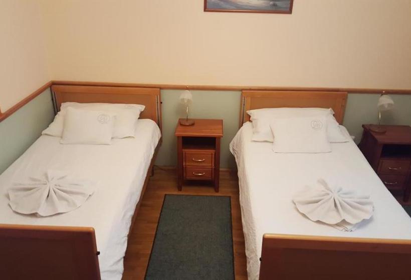 Bed and Breakfast Laetitia Panzió