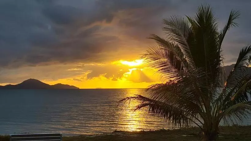 Cardwell Beachfront Motel