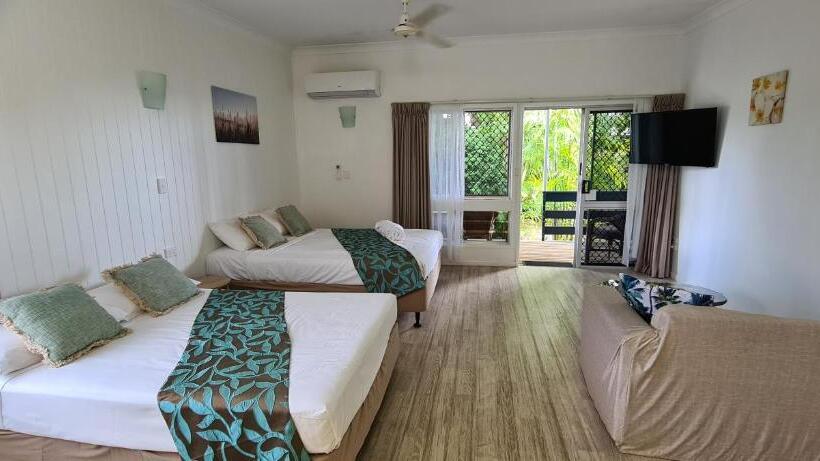 Cardwell Beachfront Motel