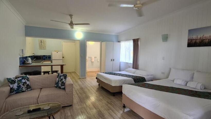Cardwell Beachfront Motel