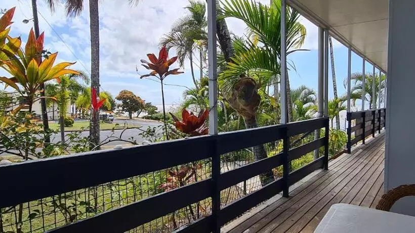 Cardwell Beachfront Motel