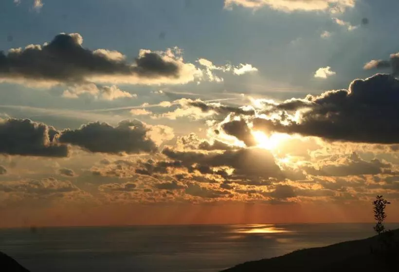 Hotelli 5 Terre Nel Sole