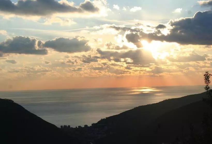 Hotelli 5 Terre Nel Sole