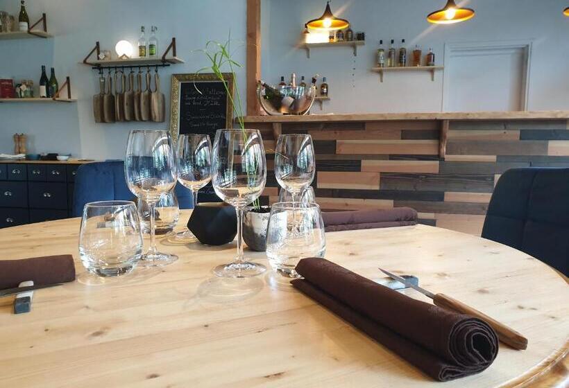 호텔 Restaurant Les Glycines