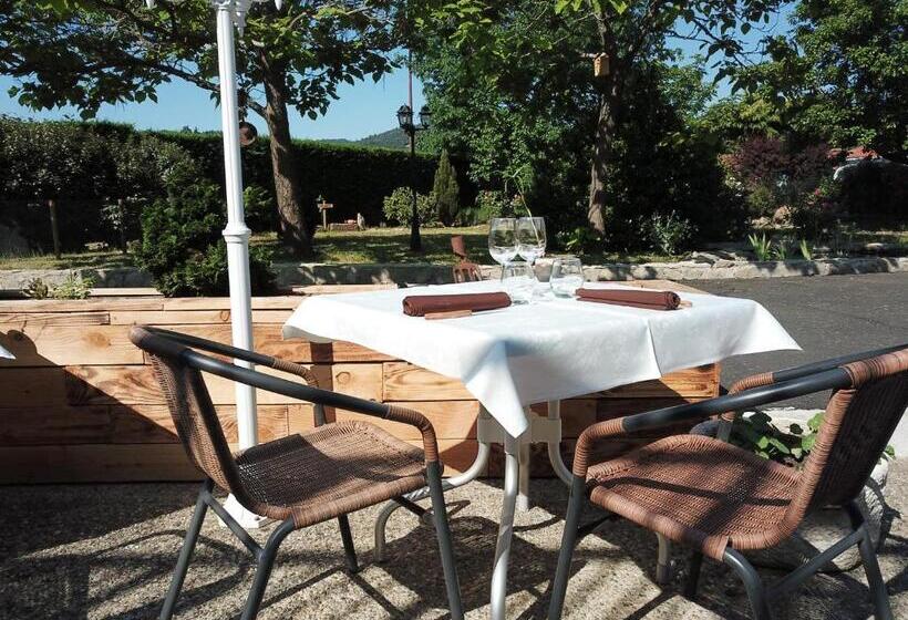 호텔 Restaurant Les Glycines