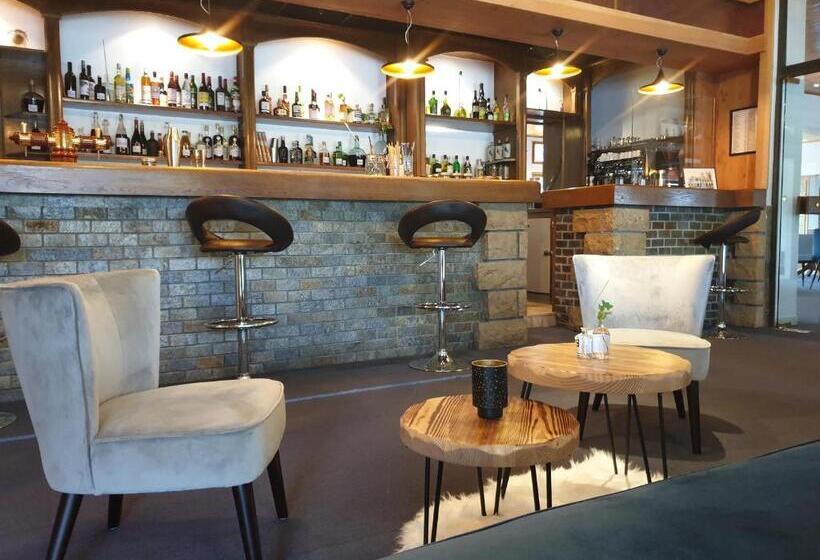 호텔 Restaurant Les Glycines