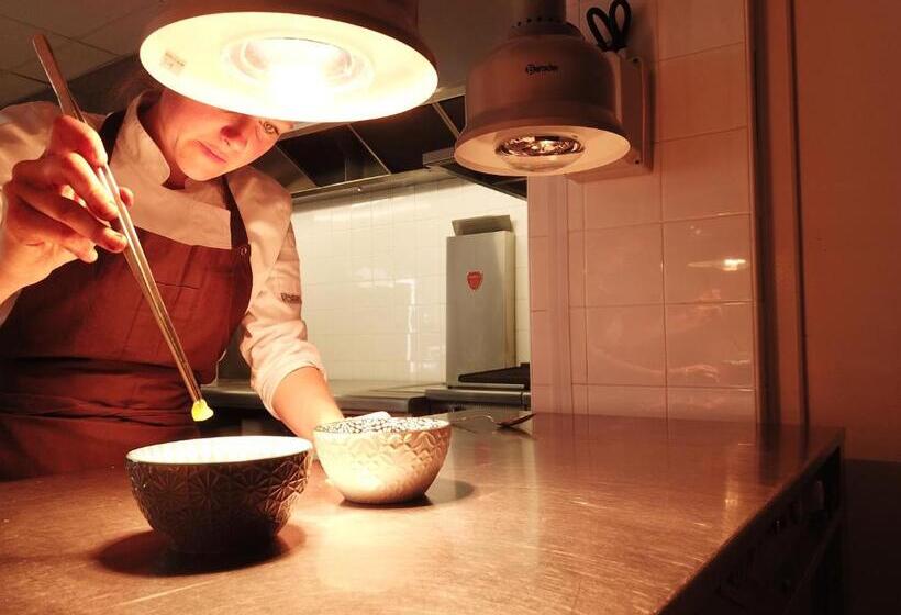 호텔 Restaurant Les Glycines