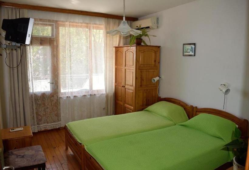 פנסיון Guest House Villa Katty