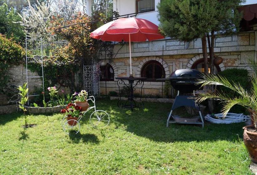 פנסיון Guest House Villa Katty