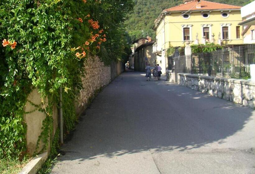 פנסיון La Patirana Guesthouse