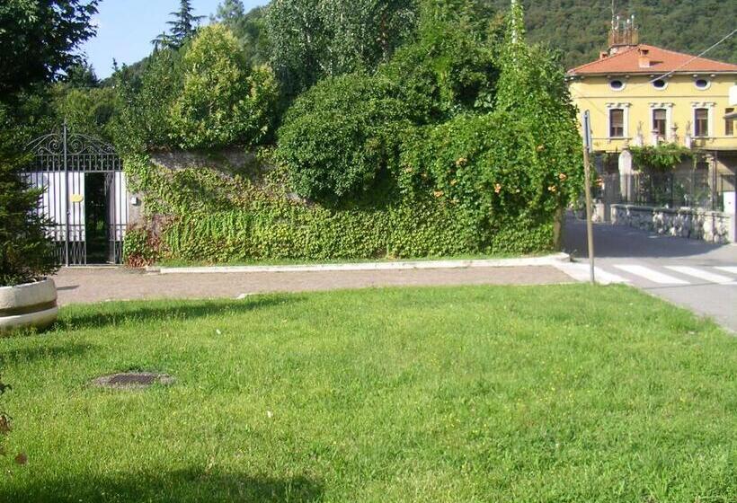 פנסיון La Patirana Guesthouse