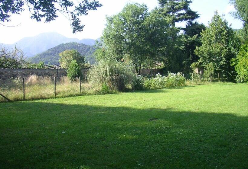 פנסיון La Patirana Guesthouse