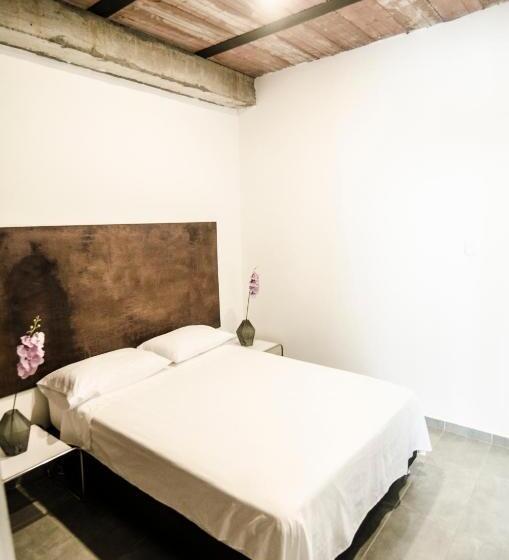 Auberge Hôtelière Moonshine Boutique Hostal