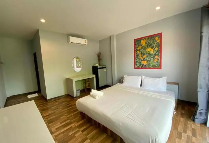 Baan Ruay Suk Resort Lopburi