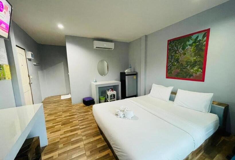 Baan Ruay Suk Resort Lopburi