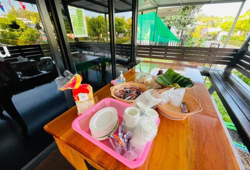 Baan Ruay Suk Resort Lopburi