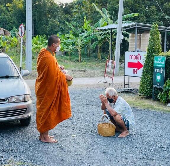 Baan Ruay Suk Resort Lopburi