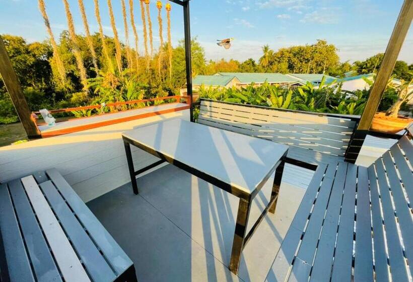 Baan Ruay Suk Resort Lopburi